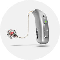 Bild på en hörapparat som finns i Audikas breda sortiment av hörapparater