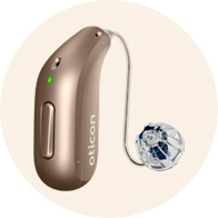 Bild på en hörapparat som finns att prova ut på Audikas hörselkliniker