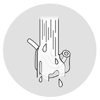 Bild på en insats som rengörs till en bakom-örat-hörapparat