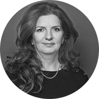 Bild på Elena som arbetar på Audikas kundservice och hjälper dig med hörapparater