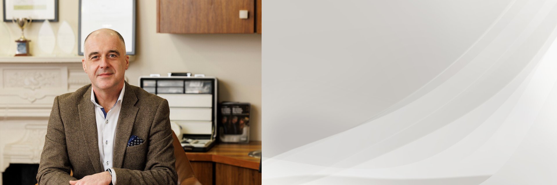 audiologist woman smiling