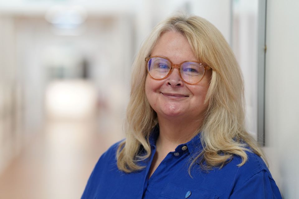 Hearing care specialist from Hidden Hearing providing tinnitus expertise