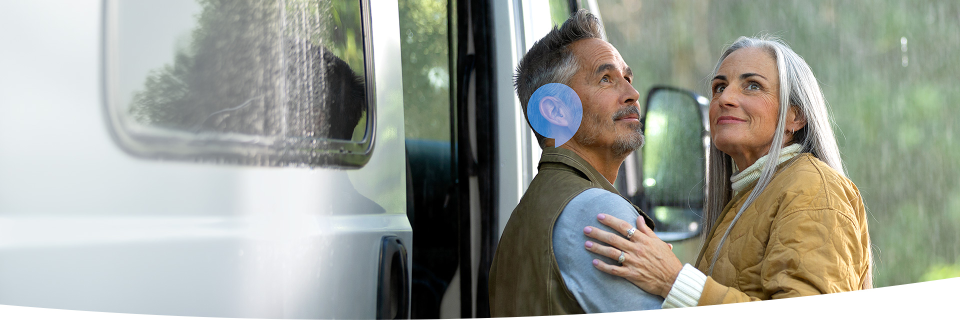 Image show man and a women get into a hearing clinic