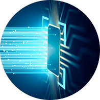 Puce électronique avançée avec faisceaux lumineux symbolisant la vitesse et la connectivité