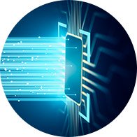 Chipset avanzado con haces de luz azul representando alta velocidad y procesamiento de datos.