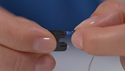 [OPT] Changing the ear wax filter on a hearing aid