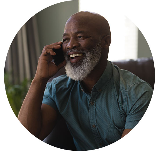Afbeelding van man die aan de telefoon praat